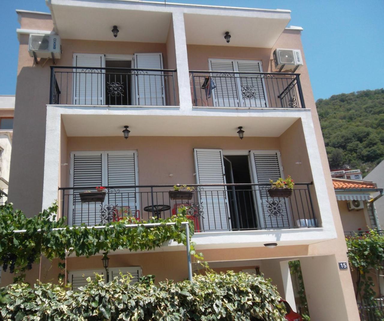 Guest House 4M Petrovac ภายนอก รูปภาพ